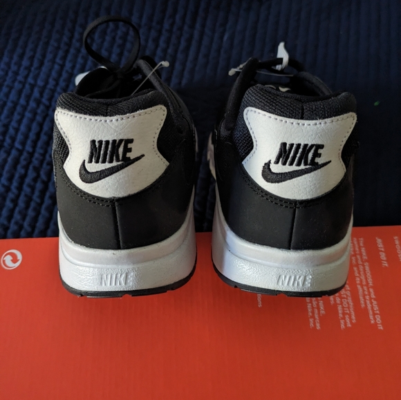 Nike Atsuma Trainers Men 9 Running Mens Shoes repo zz - Picture 7 of 7